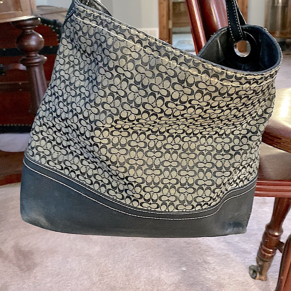 Nice size coach purse